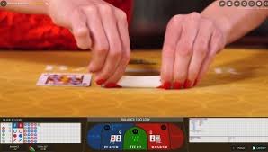 Experience Baccarat Squeeze: Your Complete Guide in WOW88